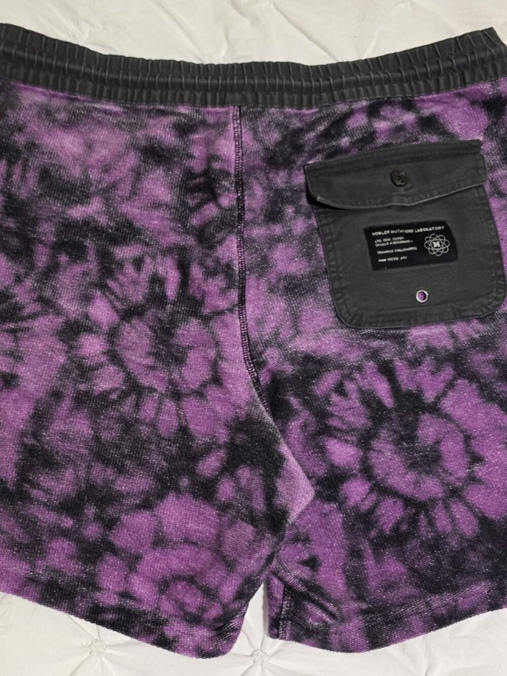 Howler Brothers Skulls n' Begonias Tranquilo Chillshorts (36) - Picture 4 of 5